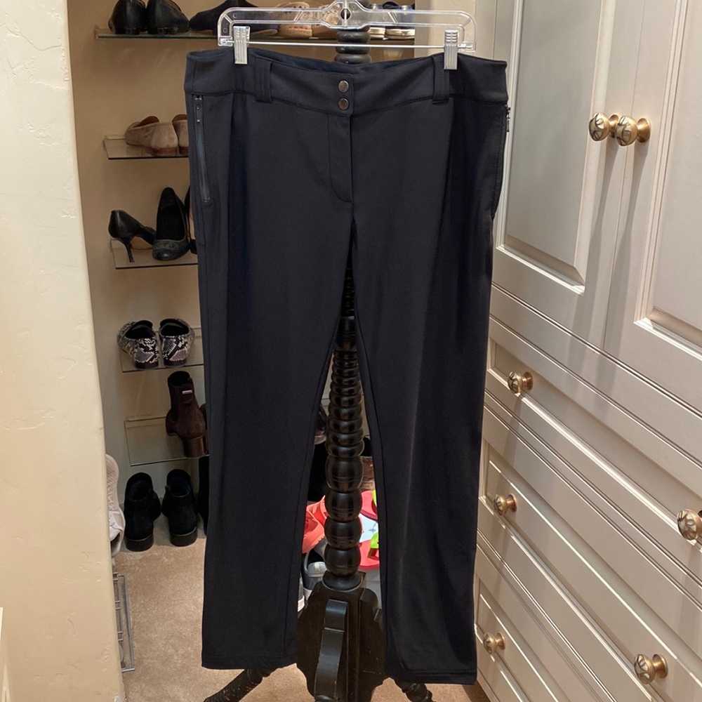 Anatomie black knit pant size L. Side and rear zipper pockets.  Fleece interior
